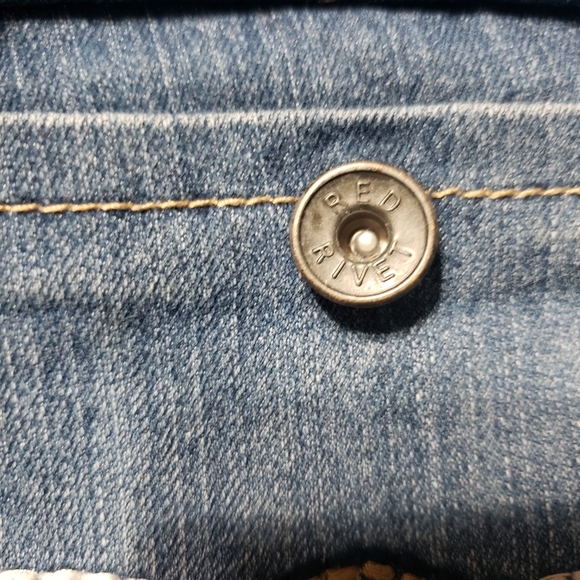 Womens Red Rivet Capri 18W - Picture 6 of 7